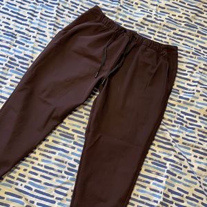 Lululemon jet crop (slim trouser)
